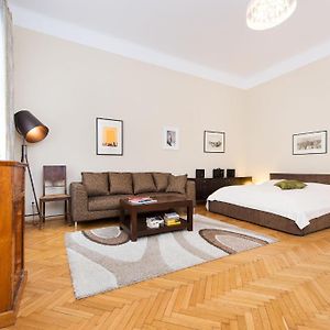 Studio met een King Size Bed